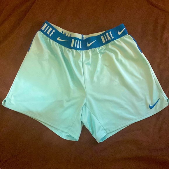 Nike athletic shorts - Picture 1 of 3